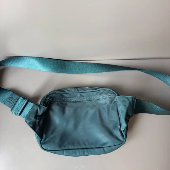 lululemon athletica Storm Teal Crossbody Belt Bag - Picture 2 of 2
